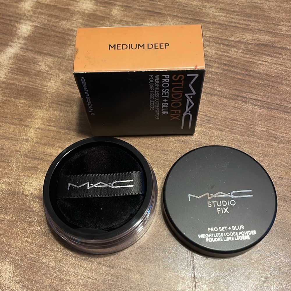 MAC Studio Fix Loose Powder - Picture 3 of 3